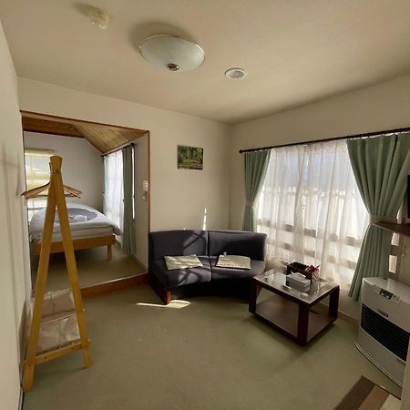 Hakuba Snow Fox Bed and Breakfast Buitenkant foto