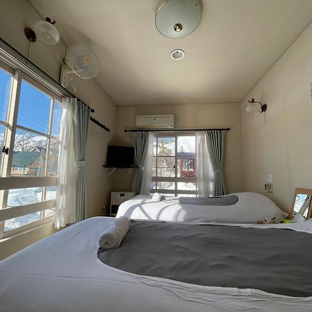 Hakuba Snow Fox Bed and Breakfast Buitenkant foto