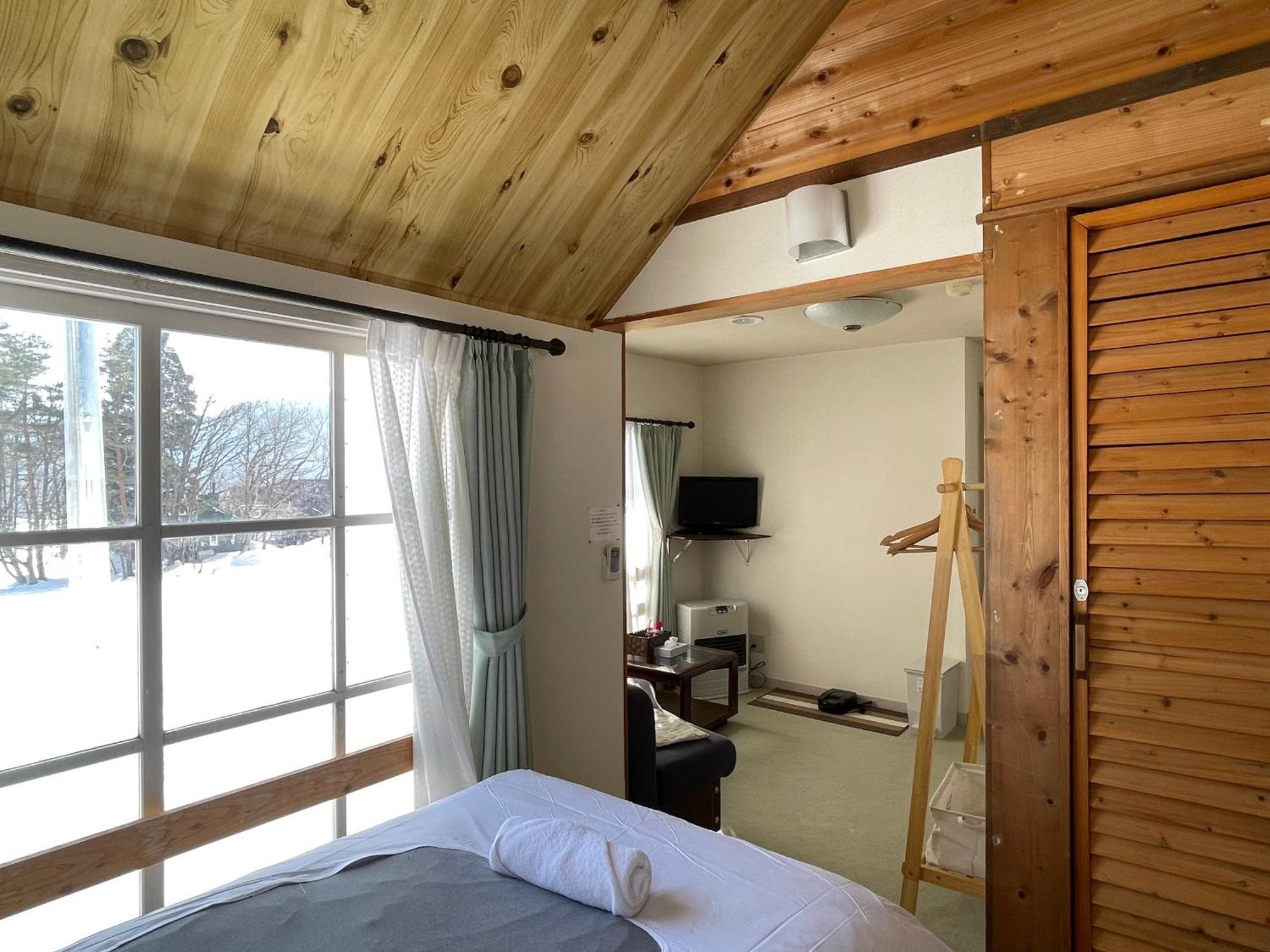 Hakuba Snow Fox Bed and Breakfast Buitenkant foto