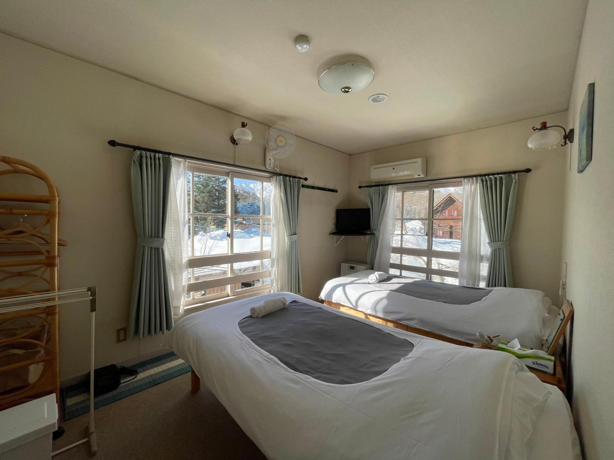 Hakuba Snow Fox Bed and Breakfast Buitenkant foto